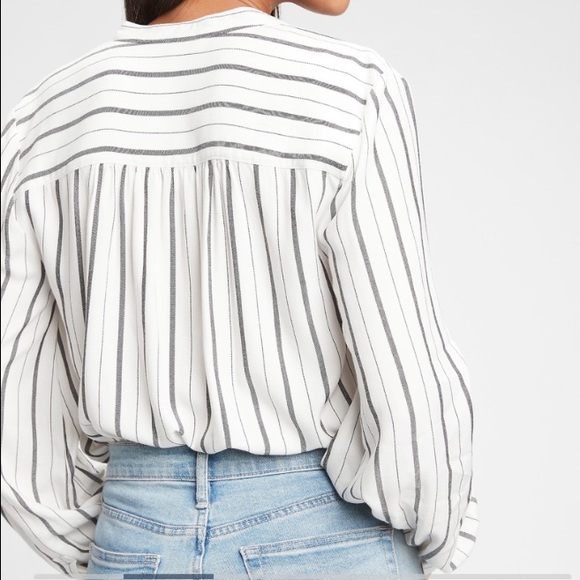 Brand New GAP Button Front Top - Picture 3 of 3